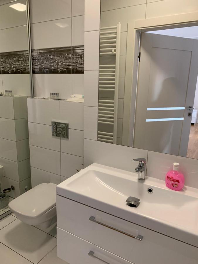 Apartamenty Centrum Nad Motlawa Z Widokiem Na Patio Z Balkonem Gdansk Exterior foto