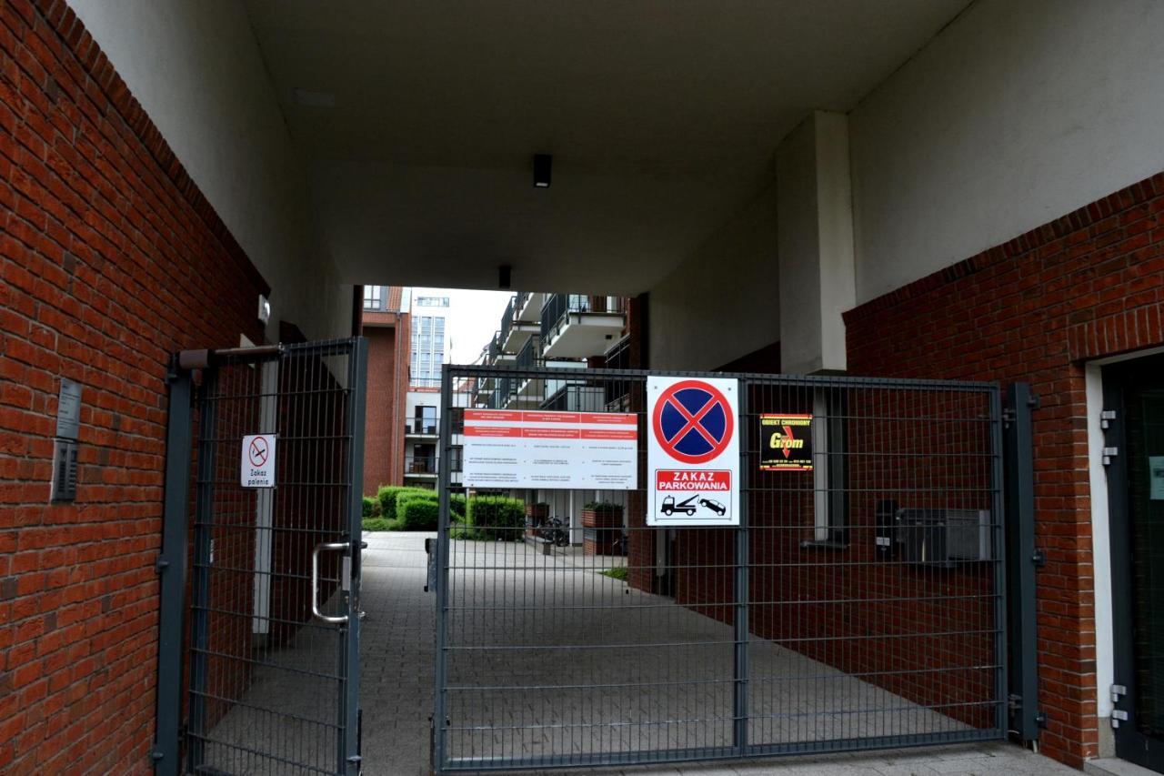 Apartamenty Centrum Nad Motlawa Z Widokiem Na Patio Z Balkonem Gdansk Exterior foto
