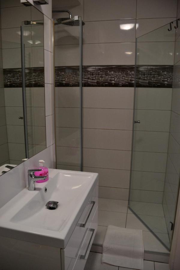 Apartamenty Centrum Nad Motlawa Z Widokiem Na Patio Z Balkonem Gdansk Exterior foto